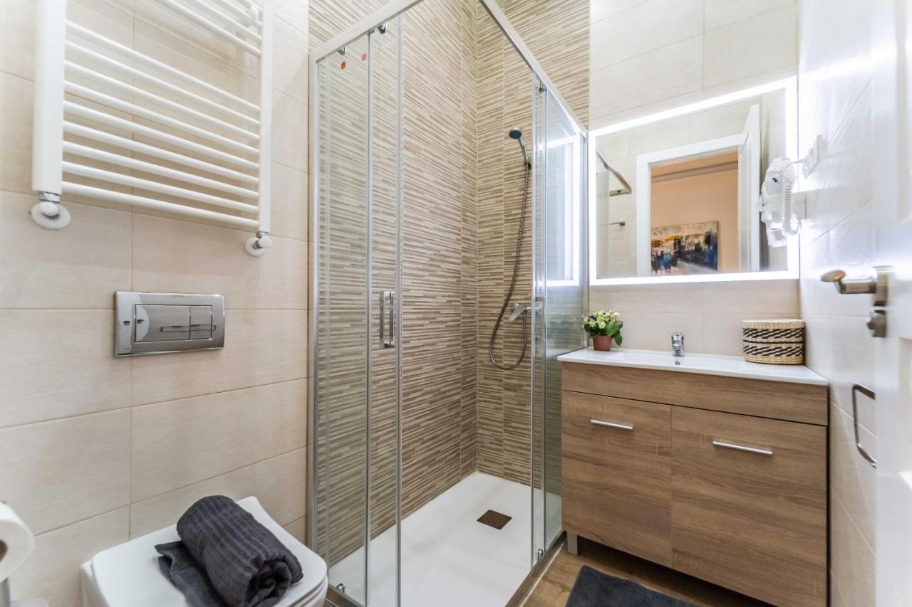 Exclusive Luxury Apartment In Central Madrid Exterior photo