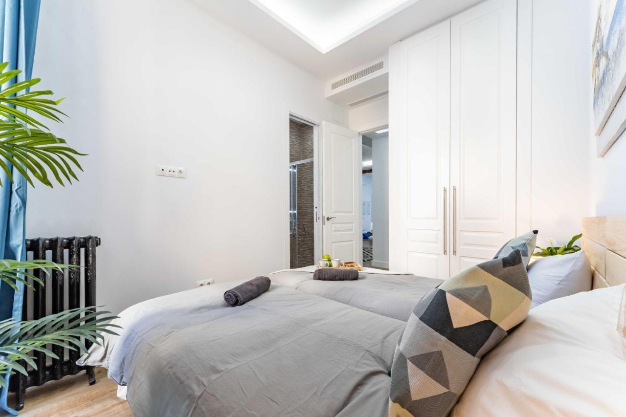 Exclusive Luxury Apartment In Central Madrid Exterior photo